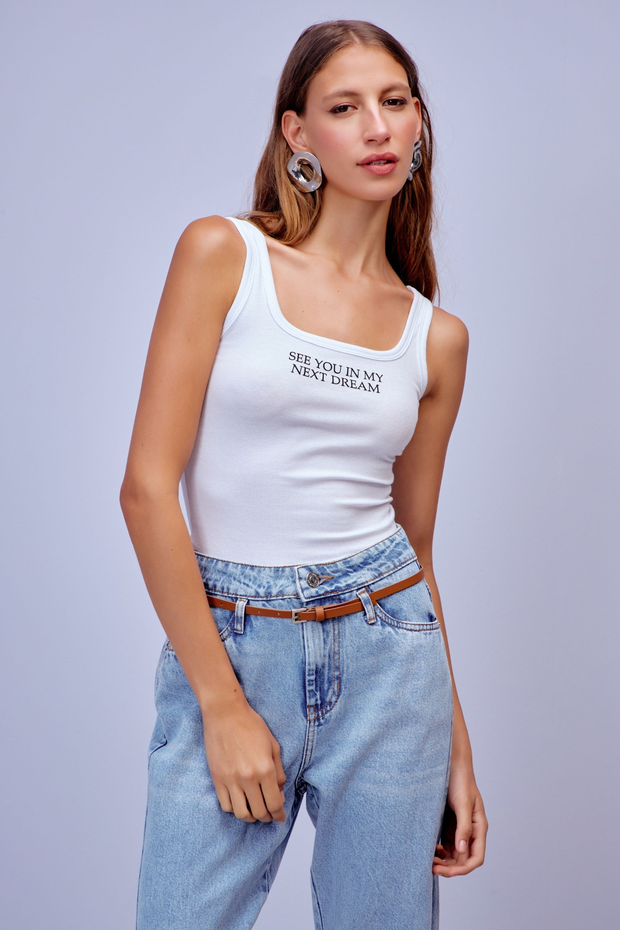 リミフゥ　20/-C Plain Stitch Chest Slit Tank Regata com Costa Nadador – Estilo e Versatilidade
